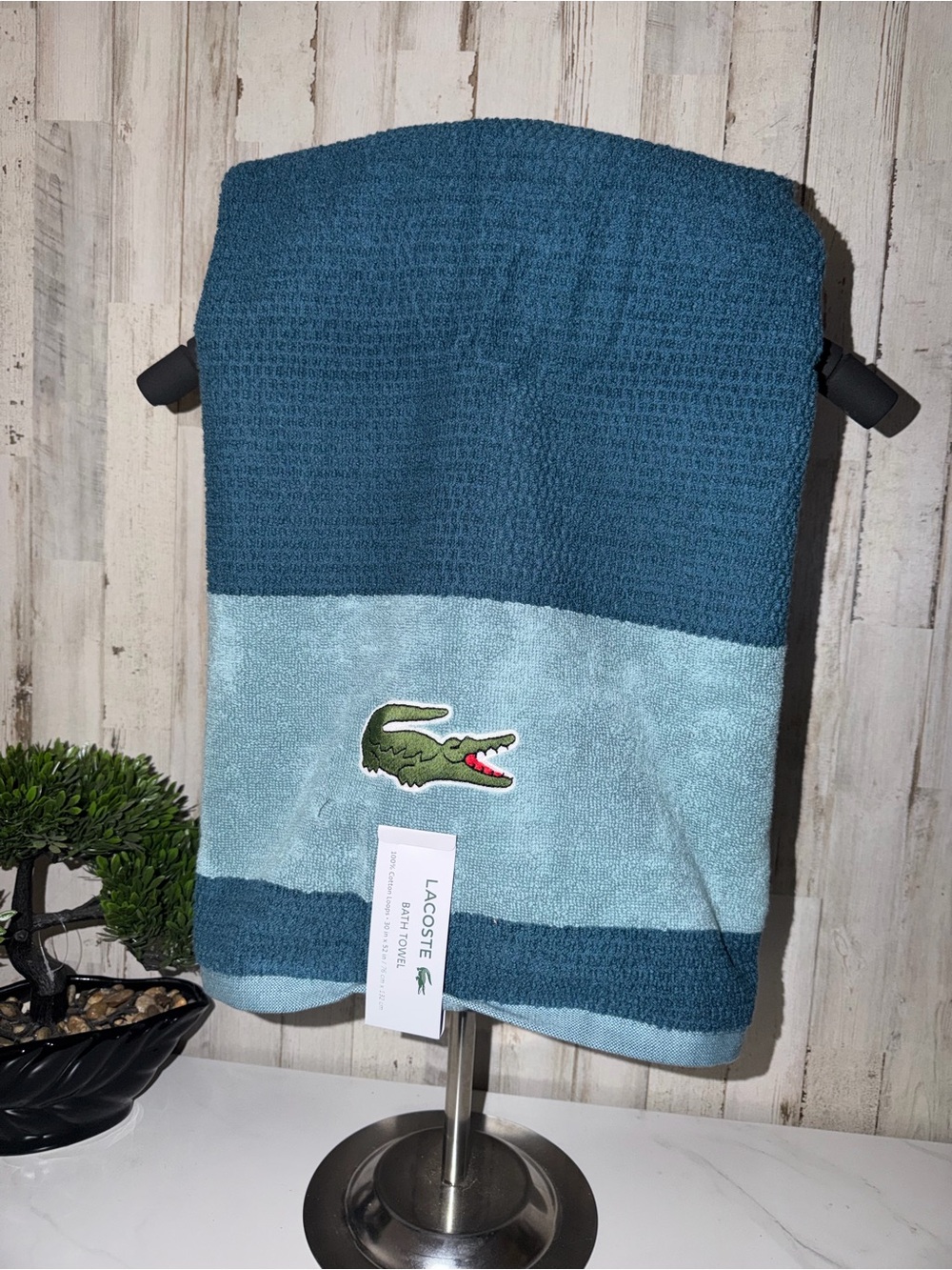 LACOSTE BATH TOWEL 30x52 CROCCO LOGO 💯 COTTON NEW AUTHENTIC - Picture 3 of 4